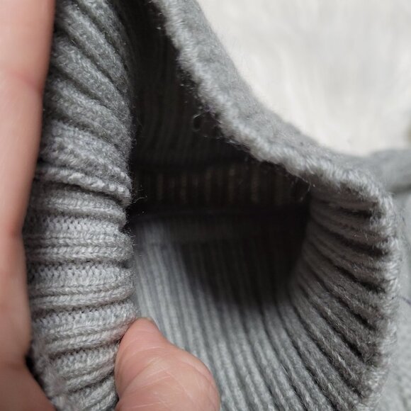 Cable Knit Sweater | Gray Long Sleeve Turtleneck Ribbed Knit Trim Causal Winter - Picture 4 of 9
